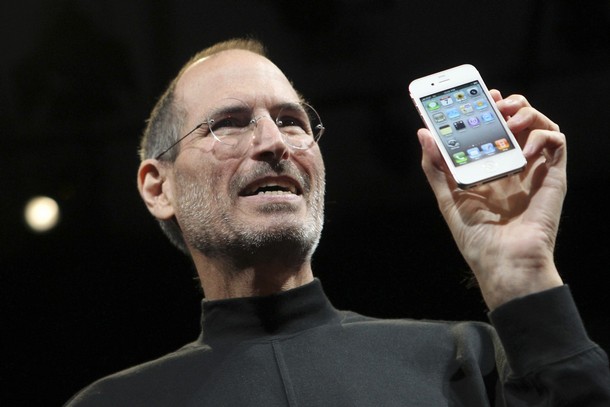 steve jobs with first iphone