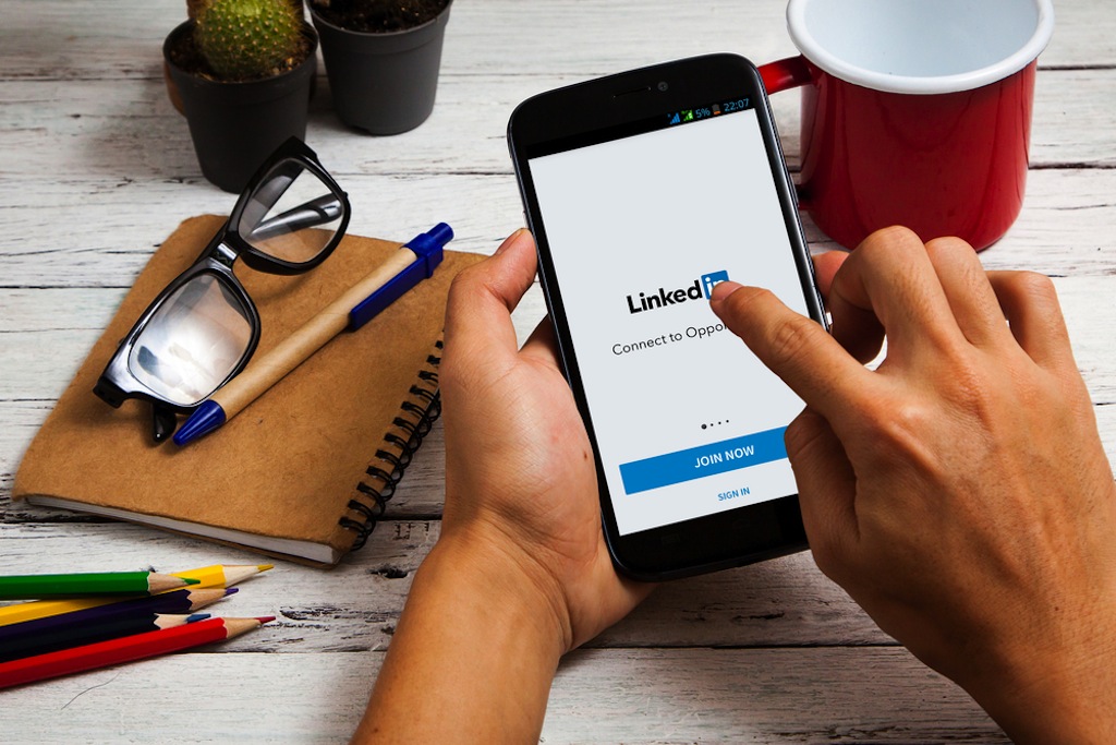 setting uip a linkedin company page