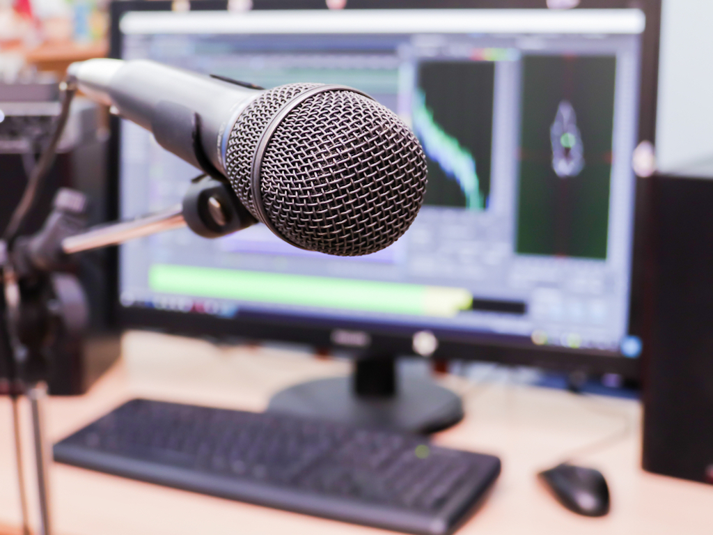 how to make money podcasting