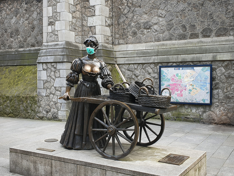 Molly Malone statue in Dublin wearing a mask during Covid-19 lockdown.