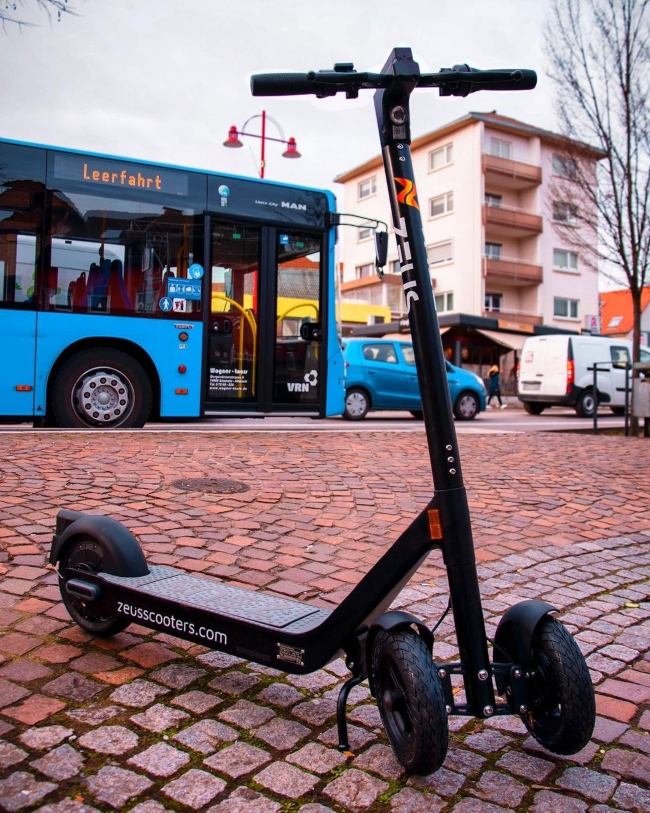 A scooter in Leimen.