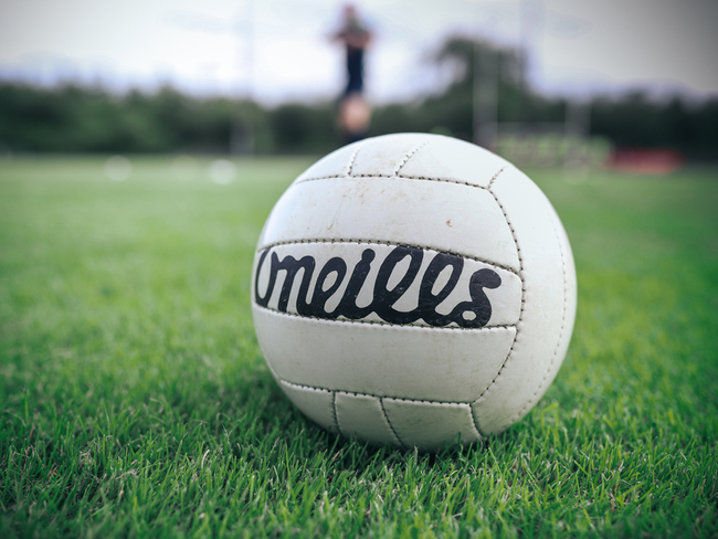 GAA O'Neill's football on grass.