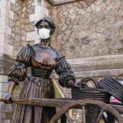 Molly Malone statue in Dublin wearing Covid face mask.