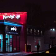 A Wendys outlet at night time.