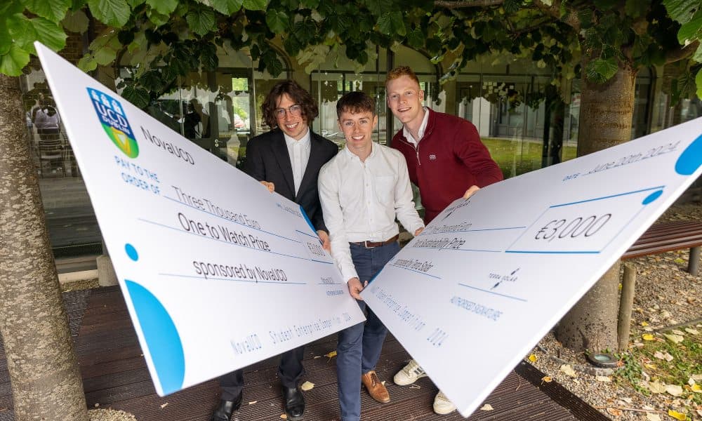 Student entrepreneurs with their prize-winning cheques.